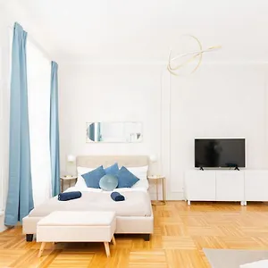 Spacious And Near Metro I Close To Parks I Akh Viena