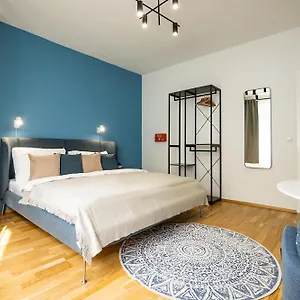 Bright Stylish In A Location Viena